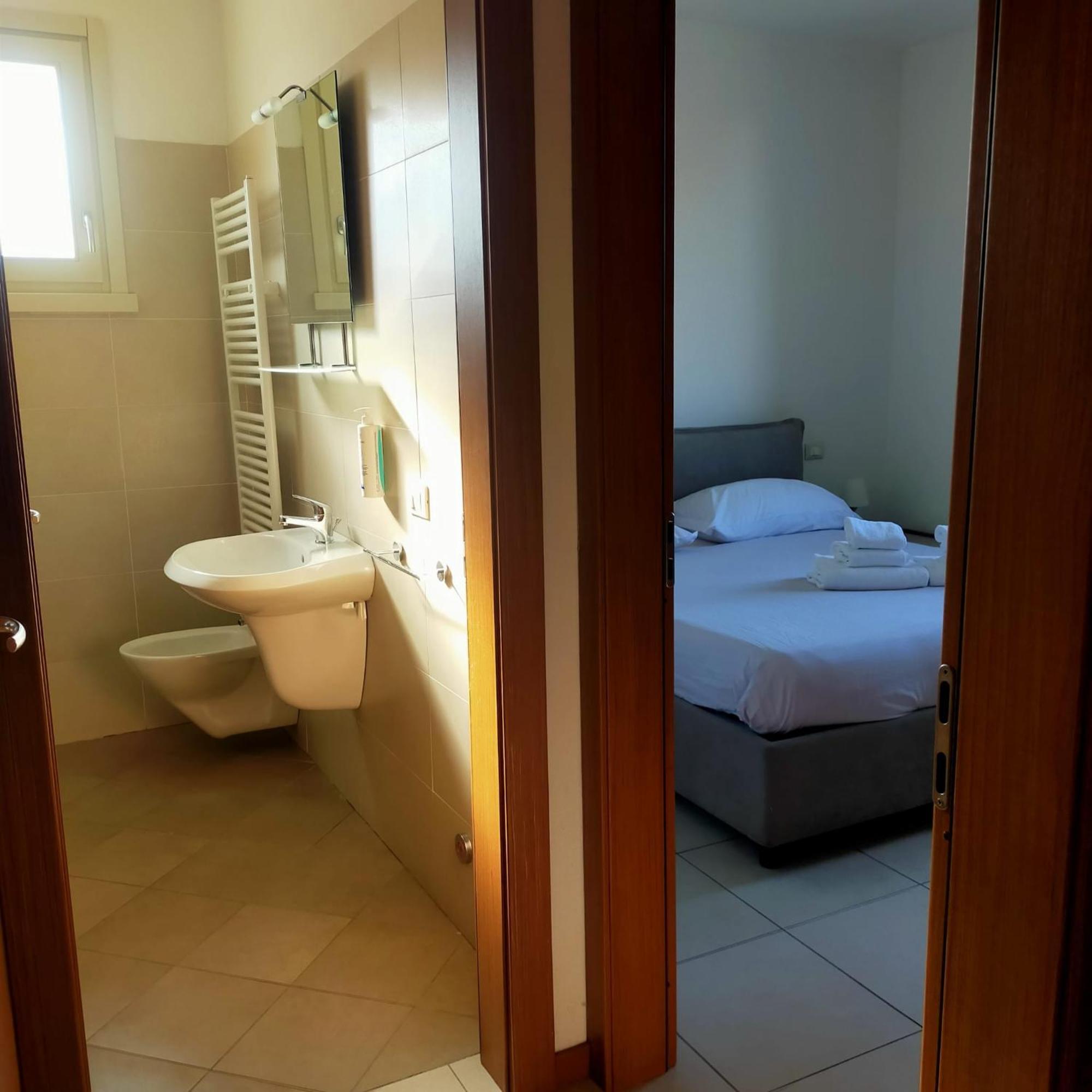 Residence Fiore Rosso Sirmione Room photo